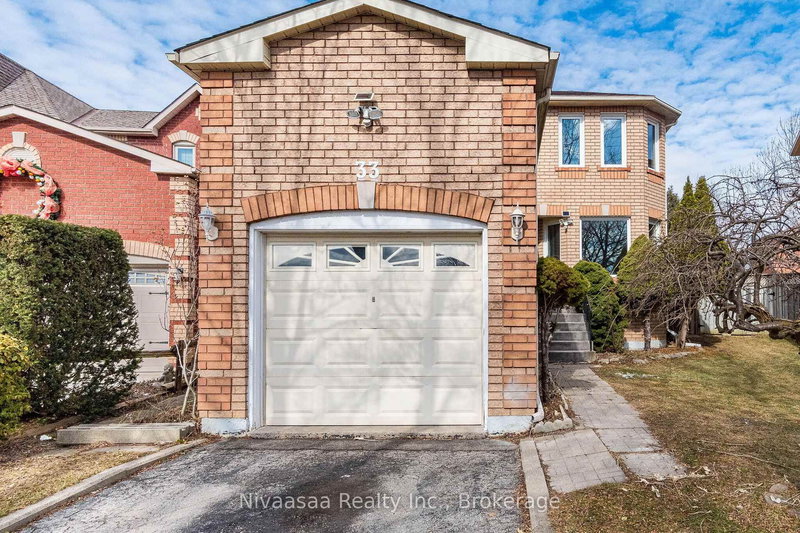 33 Pantages Crt, Brampton, L6S 5B7 | Image 2