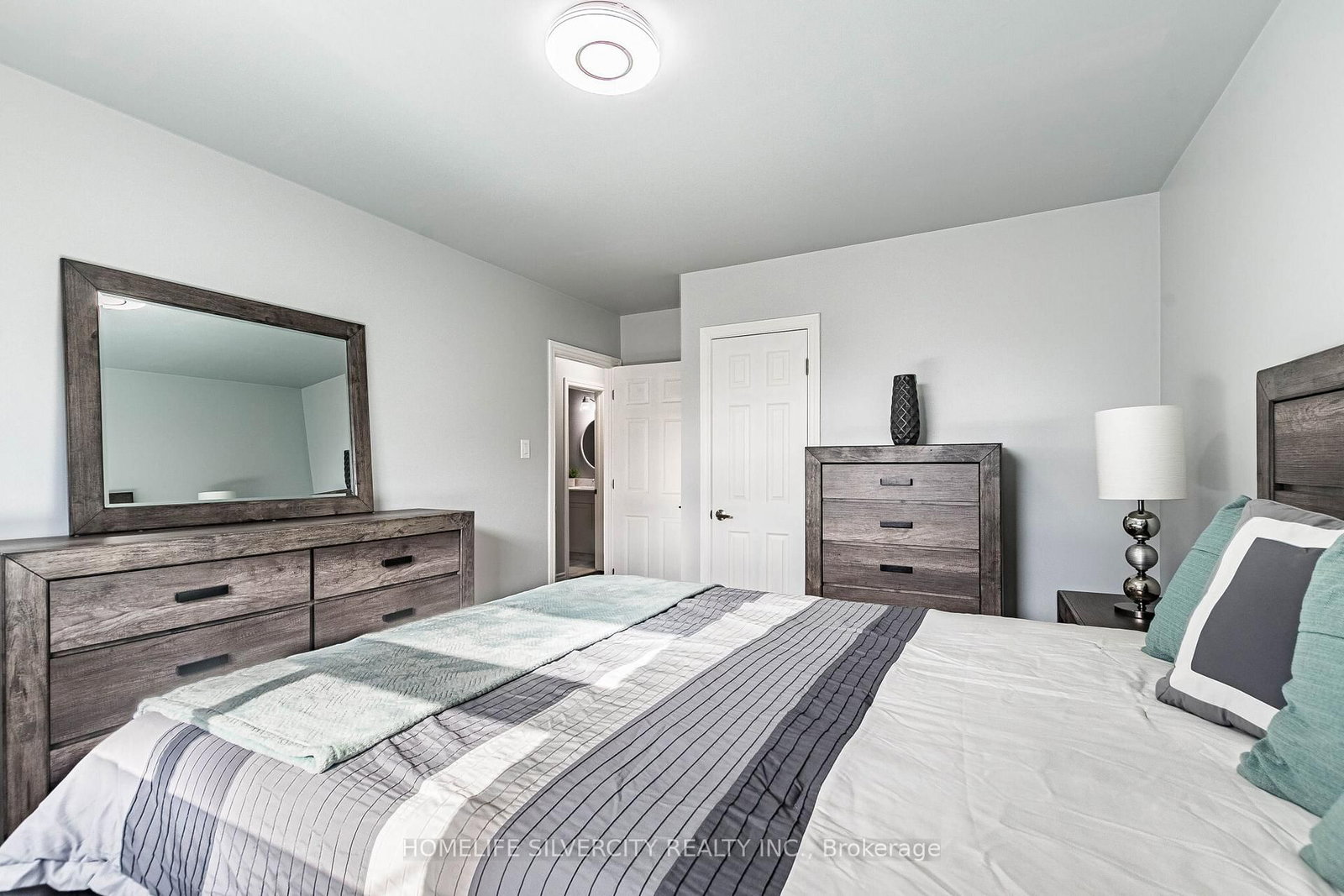 Semi-Detached House for sale at 19 Garfield Crescent, Brampton, Ontario, L6V 1V7 - Brampton North - MLS: W12902760