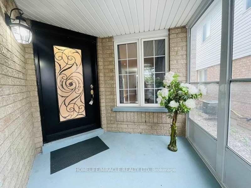 27 Feathertop Lane, Brampton, L6R 1W9 | Image 2