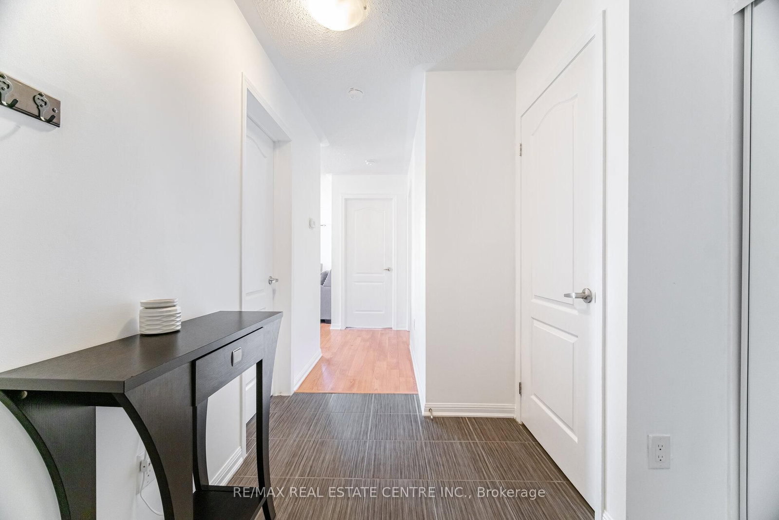 Condo for sale at 203-1005 Nadalin Heights, Milton, Ontario, L9T 8R4 - Willmott - MLS: W12902896