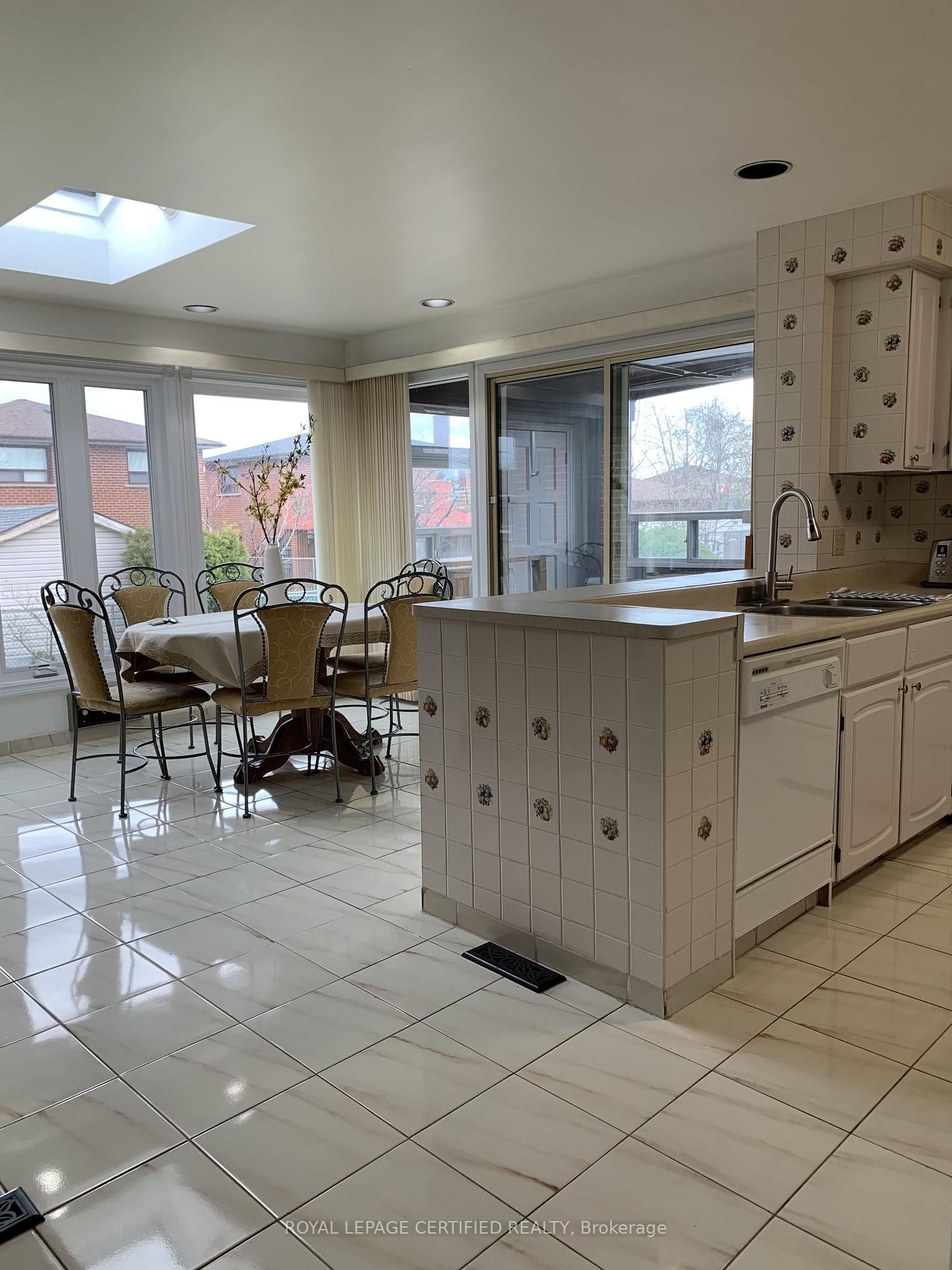 Detached House for sale at 7497 Middleshire Drive, Mississauga, Ontario, L4T 3S3 - Malton - MLS: W12902976