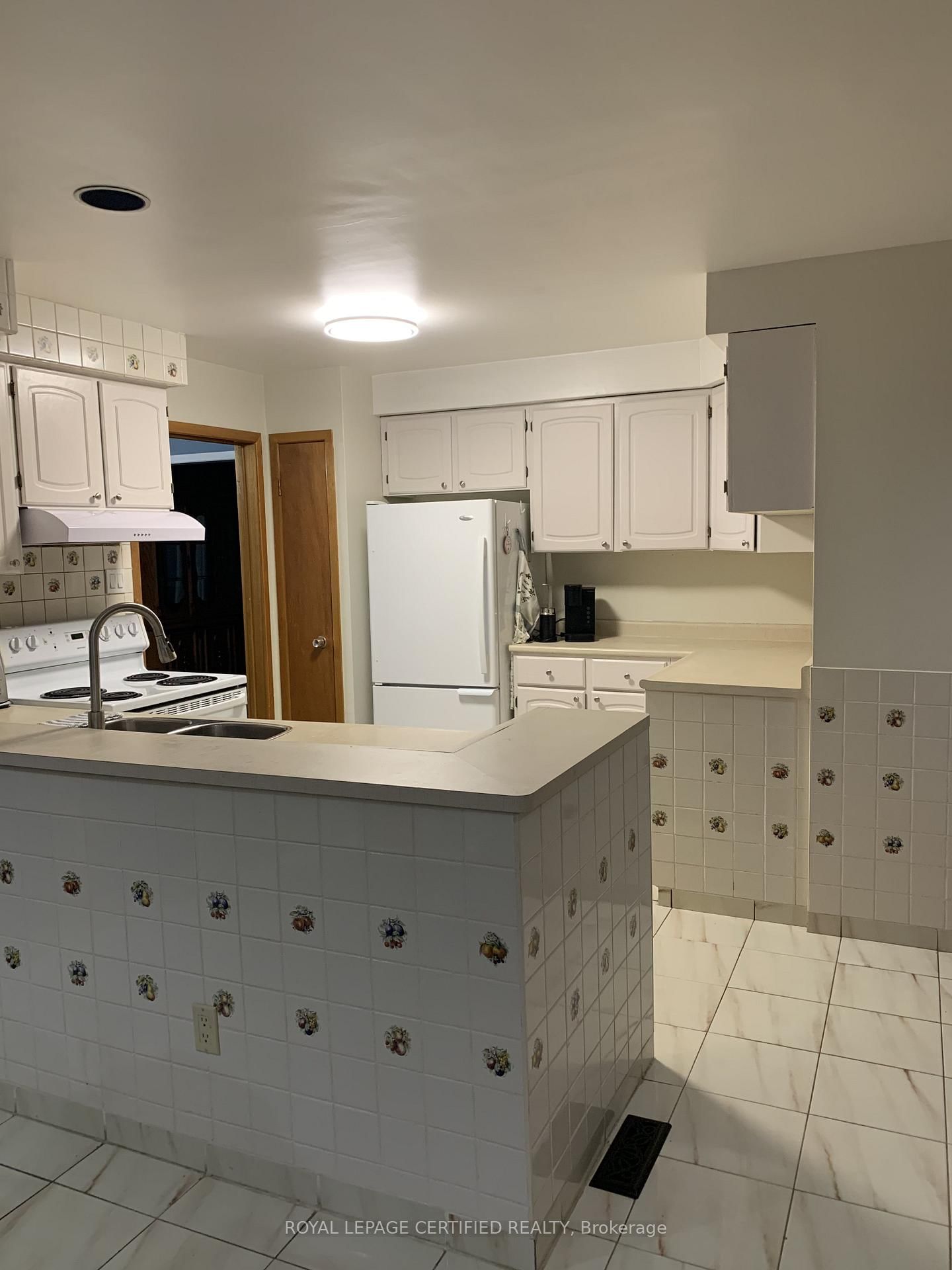 Detached House for sale at 7497 Middleshire Drive, Mississauga, Ontario, L4T 3S3 - Malton - MLS: W12902976