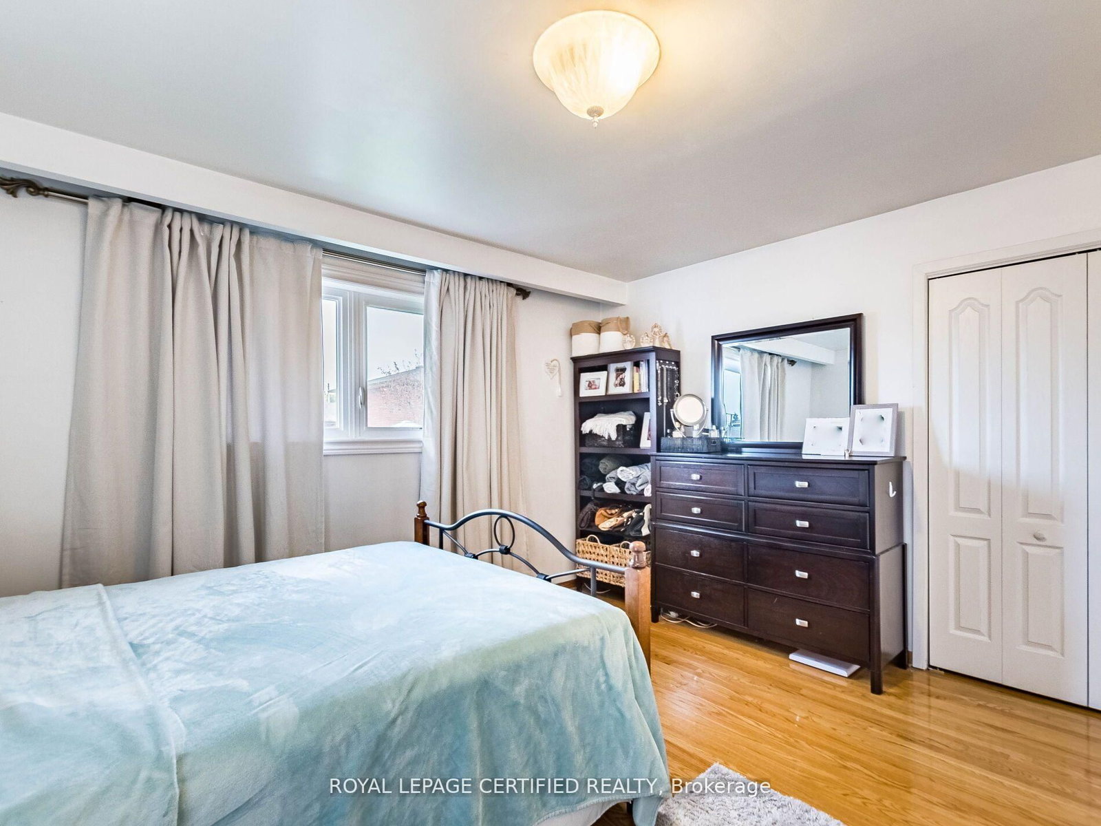 Detached House for sale at 7497 Middleshire Drive, Mississauga, Ontario, L4T 3S3 - Malton - MLS: W12902976