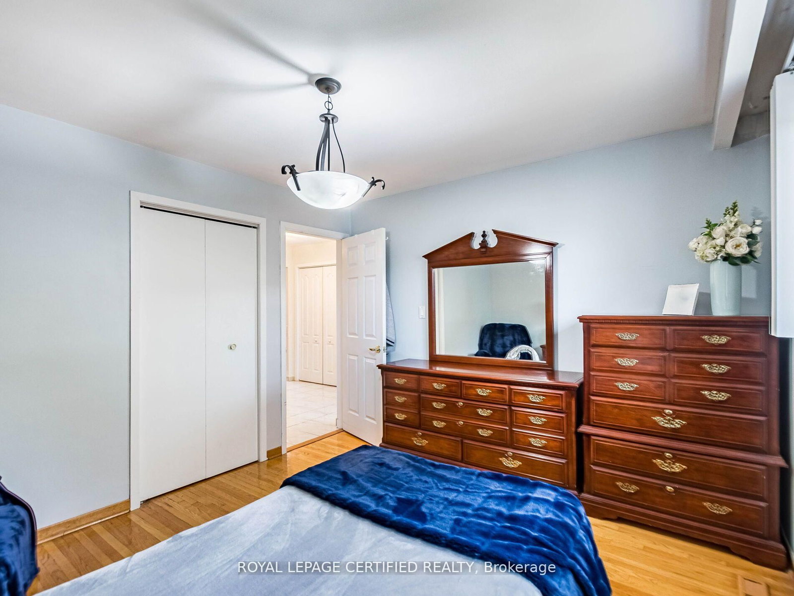 Detached House for sale at 7497 Middleshire Drive, Mississauga, Ontario, L4T 3S3 - Malton - MLS: W12902976