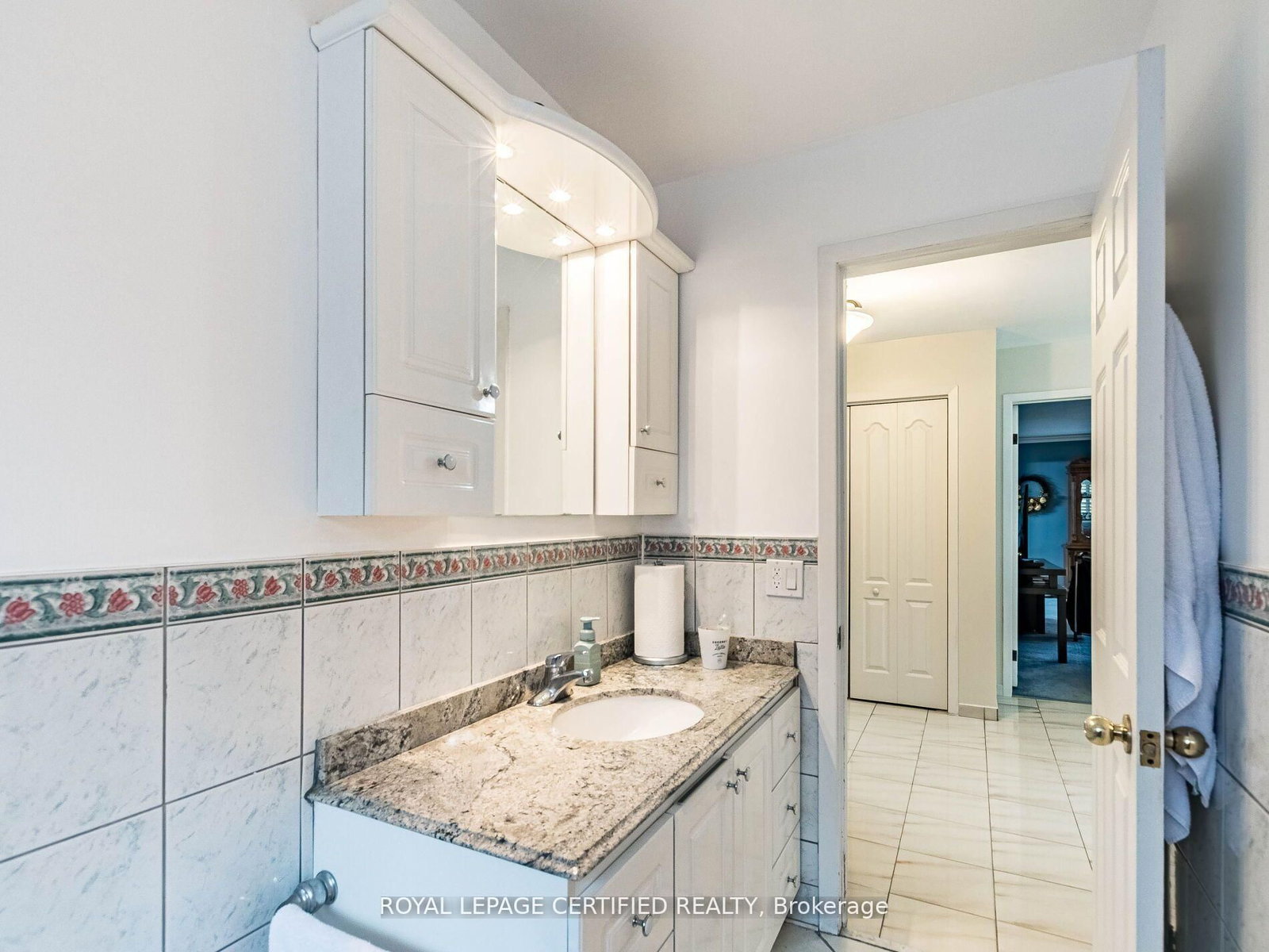 Detached House for sale at 7497 Middleshire Drive, Mississauga, Ontario, L4T 3S3 - Malton - MLS: W12902976