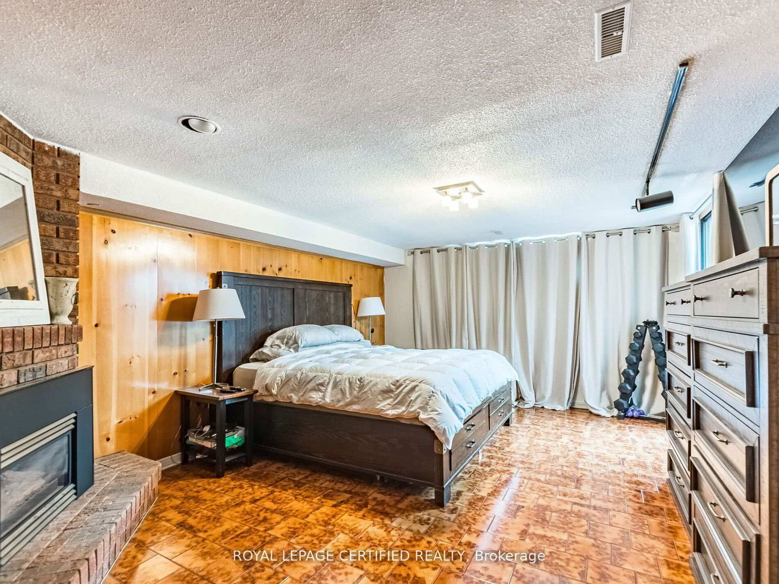 Detached House for sale at 7497 Middleshire Drive, Mississauga, Ontario, L4T 3S3 - Malton - MLS: W12902976