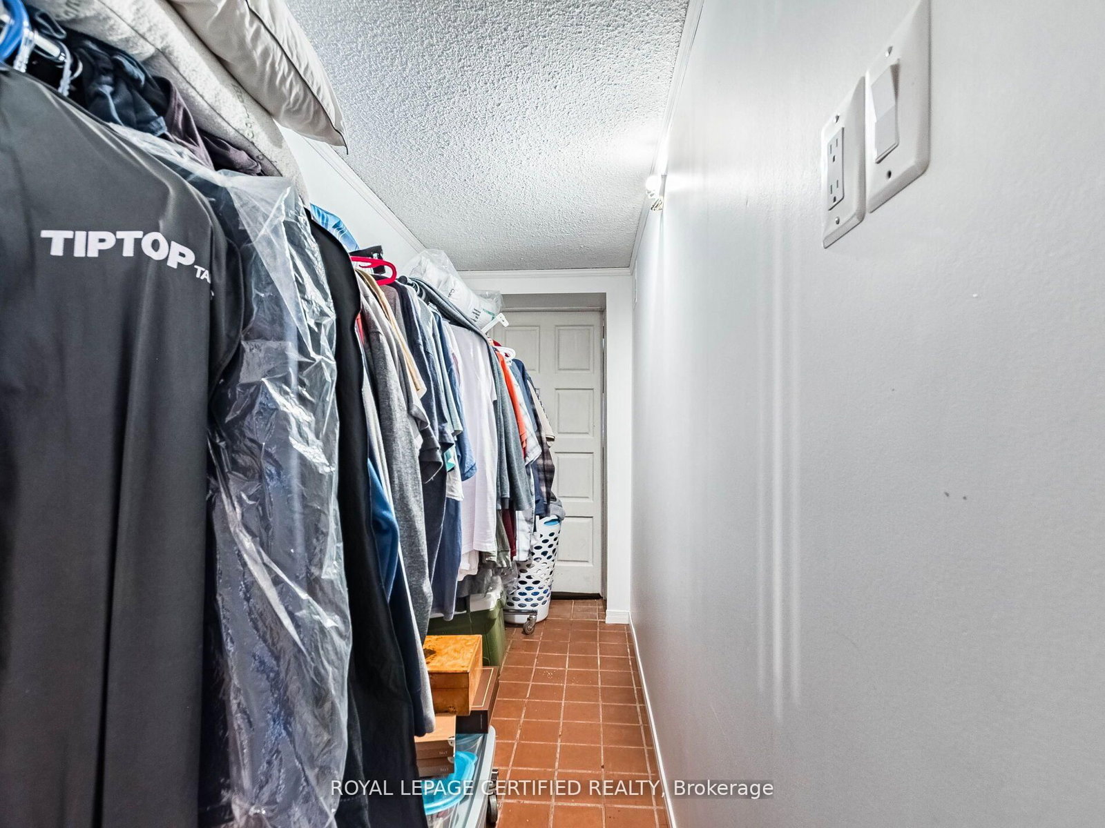 Detached House for sale at 7497 Middleshire Drive, Mississauga, Ontario, L4T 3S3 - Malton - MLS: W12902976