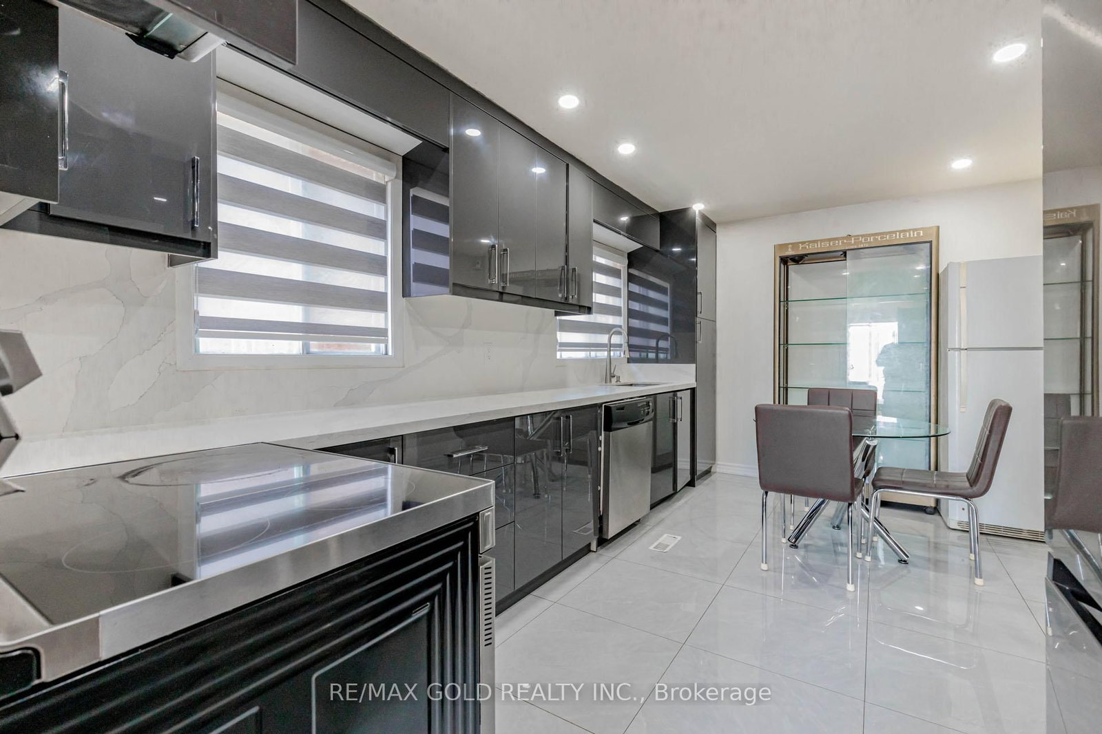 Detached House for sale at 61 Kingknoll Drive, Brampton, Ontario, L6Y 3G6 - Fletcher's Creek South - MLS: W12903196