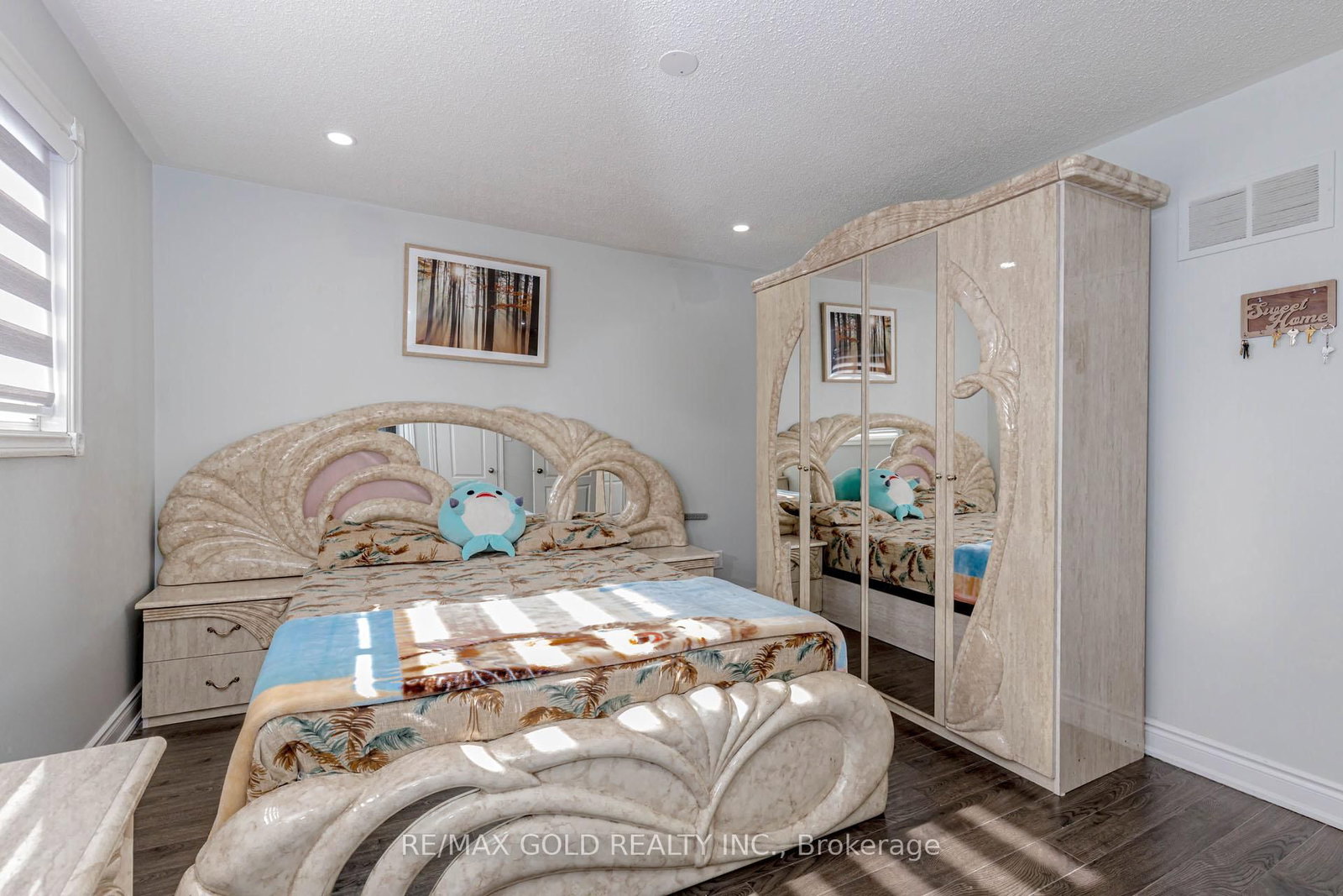 Detached House for sale at 61 Kingknoll Drive, Brampton, Ontario, L6Y 3G6 - Fletcher's Creek South - MLS: W12903196