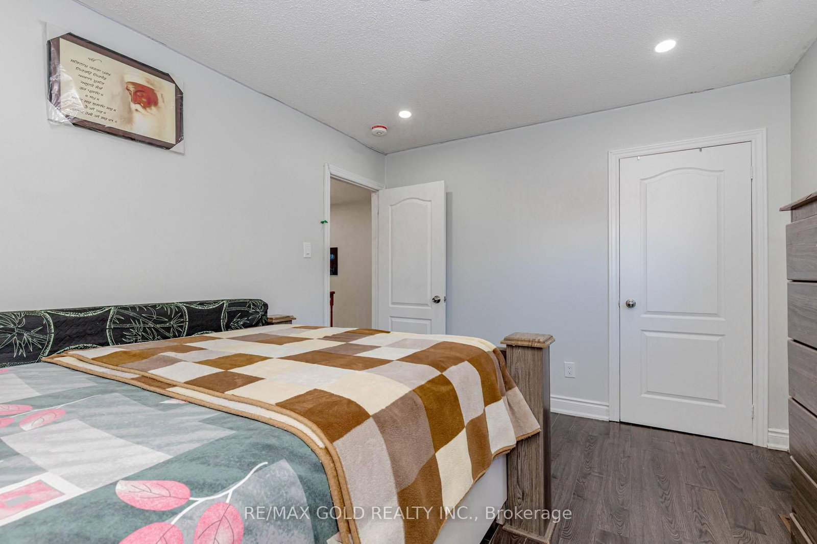 Detached House for sale at 61 Kingknoll Drive, Brampton, Ontario, L6Y 3G6 - Fletcher's Creek South - MLS: W12903196