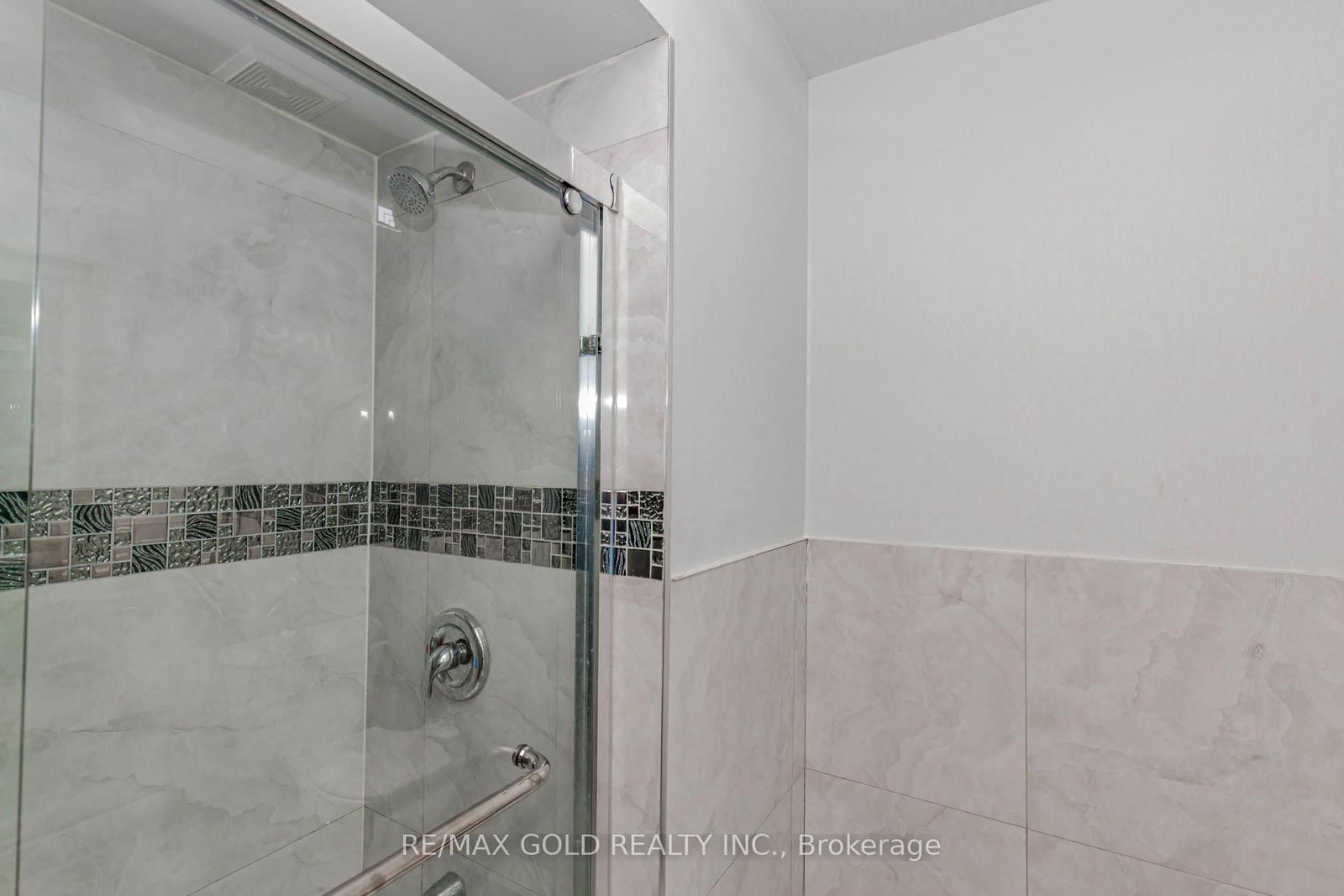 Detached House for sale at 61 Kingknoll Drive, Brampton, Ontario, L6Y 3G6 - Fletcher's Creek South - MLS: W12903196