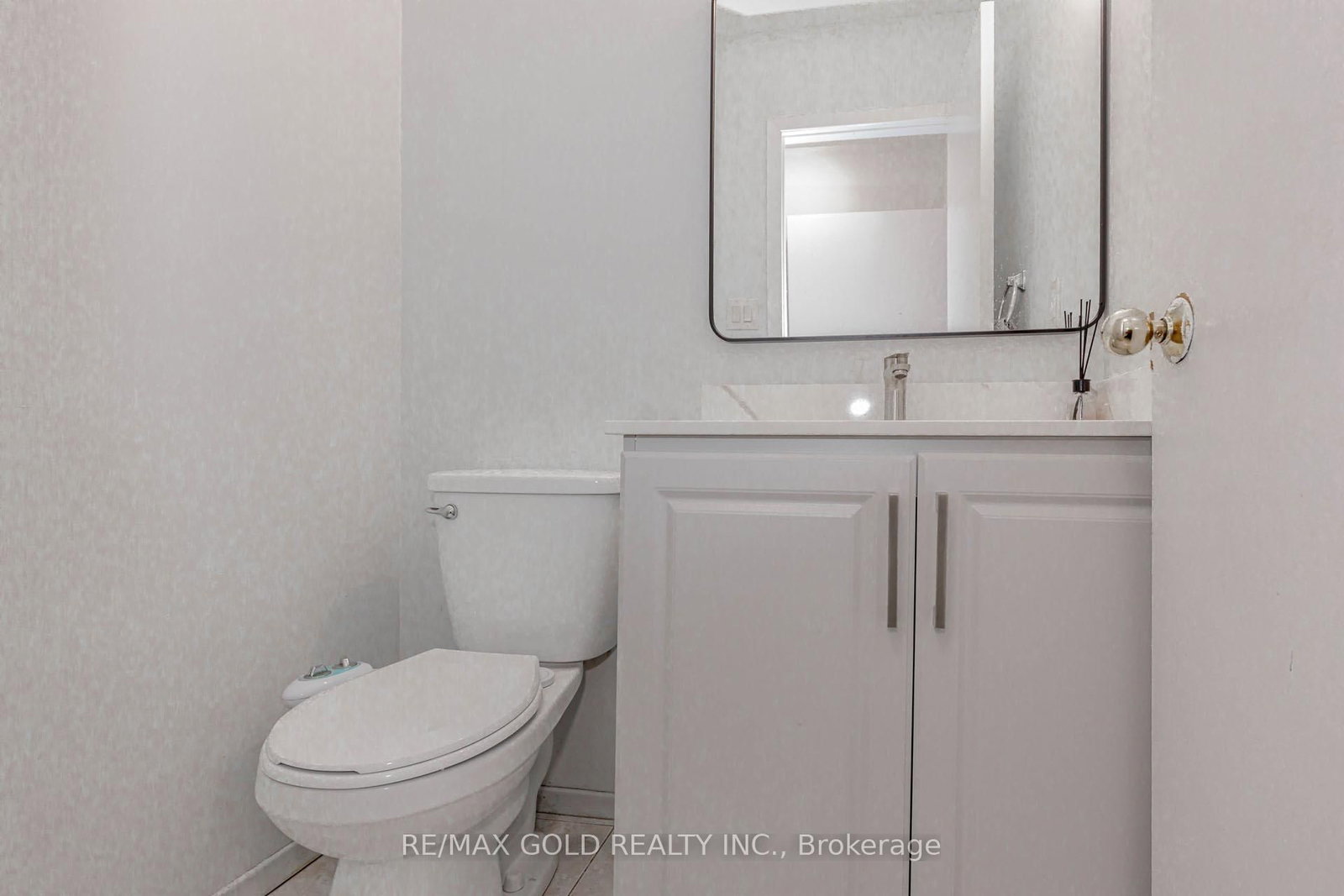 Detached House for sale at 61 Kingknoll Drive, Brampton, Ontario, L6Y 3G6 - Fletcher's Creek South - MLS: W12903196