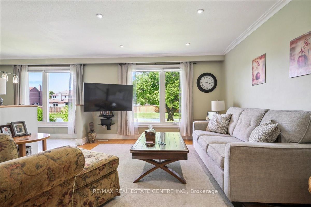 Detached House for sale at 74 Mountainview Road, Halton Hills, Ontario, L7G 4K5 - Georgetown - MLS: W12903236