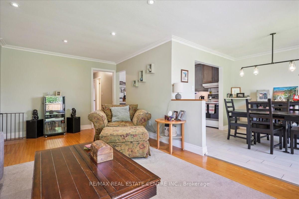 Detached House for sale at 74 Mountainview Road, Halton Hills, Ontario, L7G 4K5 - Georgetown - MLS: W12903236