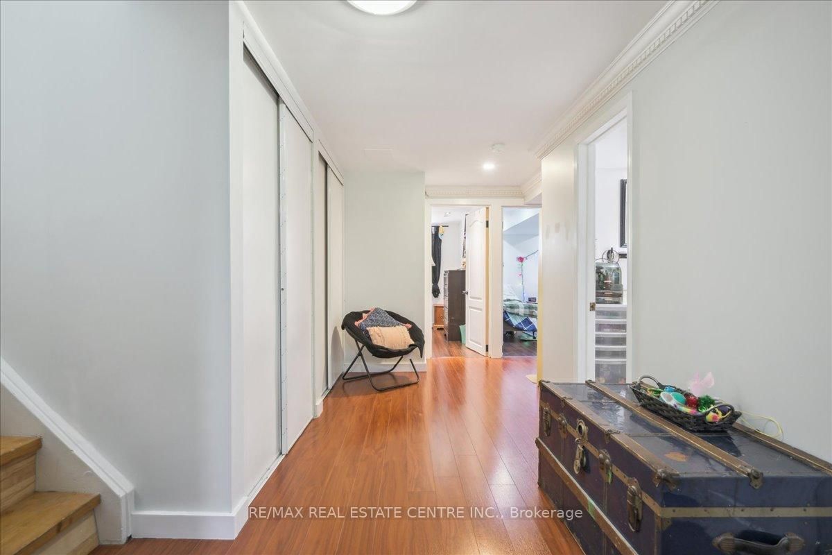 Detached House for sale at 74 Mountainview Road, Halton Hills, Ontario, L7G 4K5 - Georgetown - MLS: W12903236