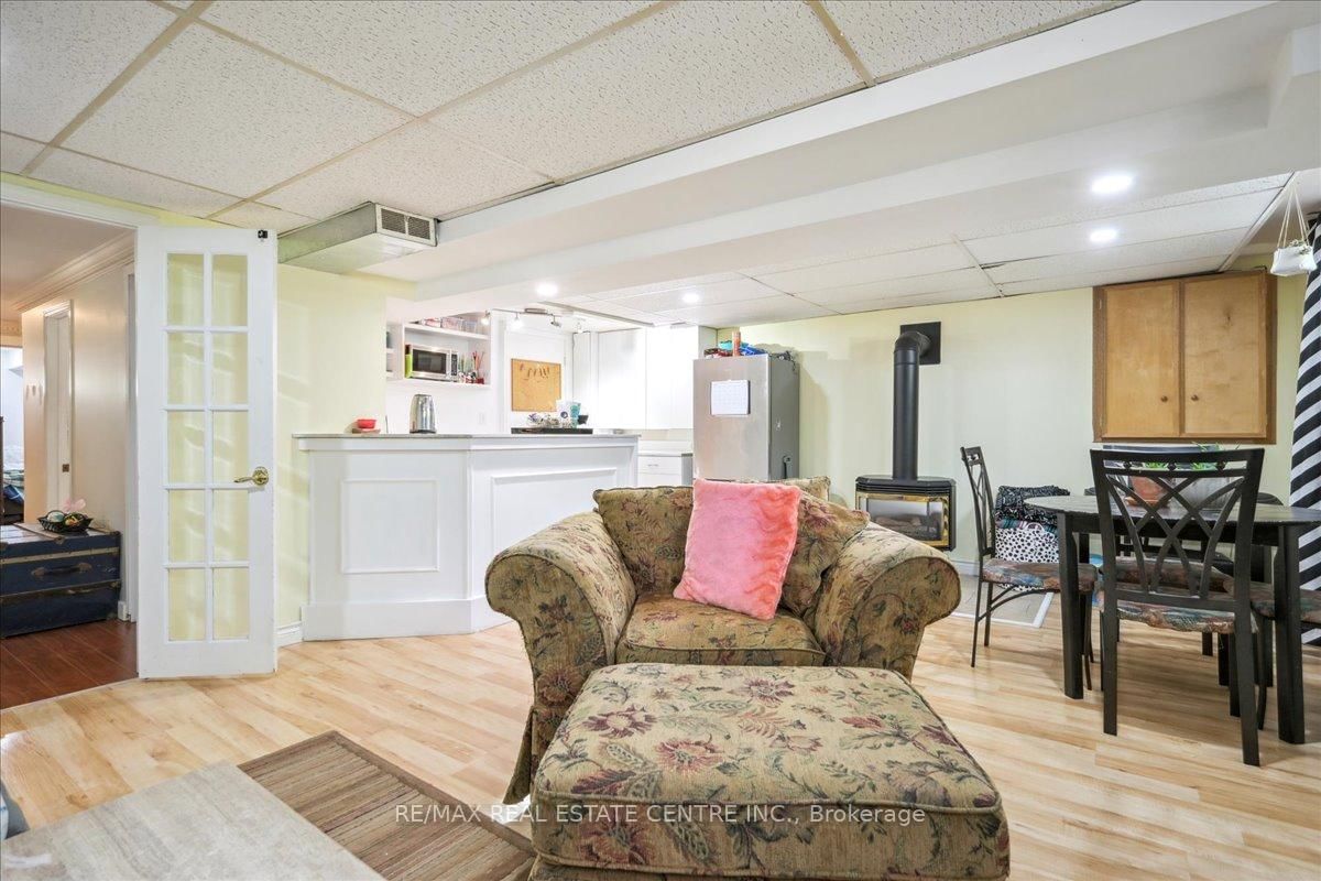 Detached House for sale at 74 Mountainview Road, Halton Hills, Ontario, L7G 4K5 - Georgetown - MLS: W12903236