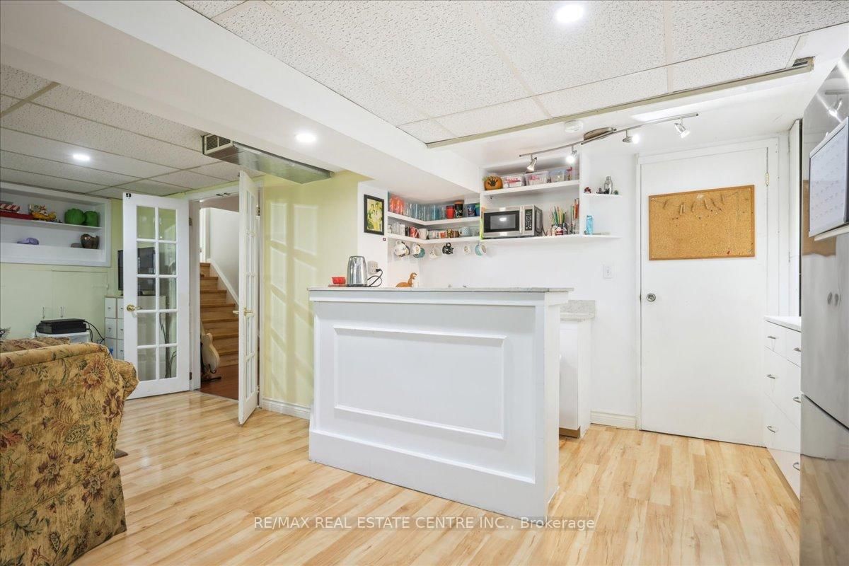 Detached House for sale at 74 Mountainview Road, Halton Hills, Ontario, L7G 4K5 - Georgetown - MLS: W12903236