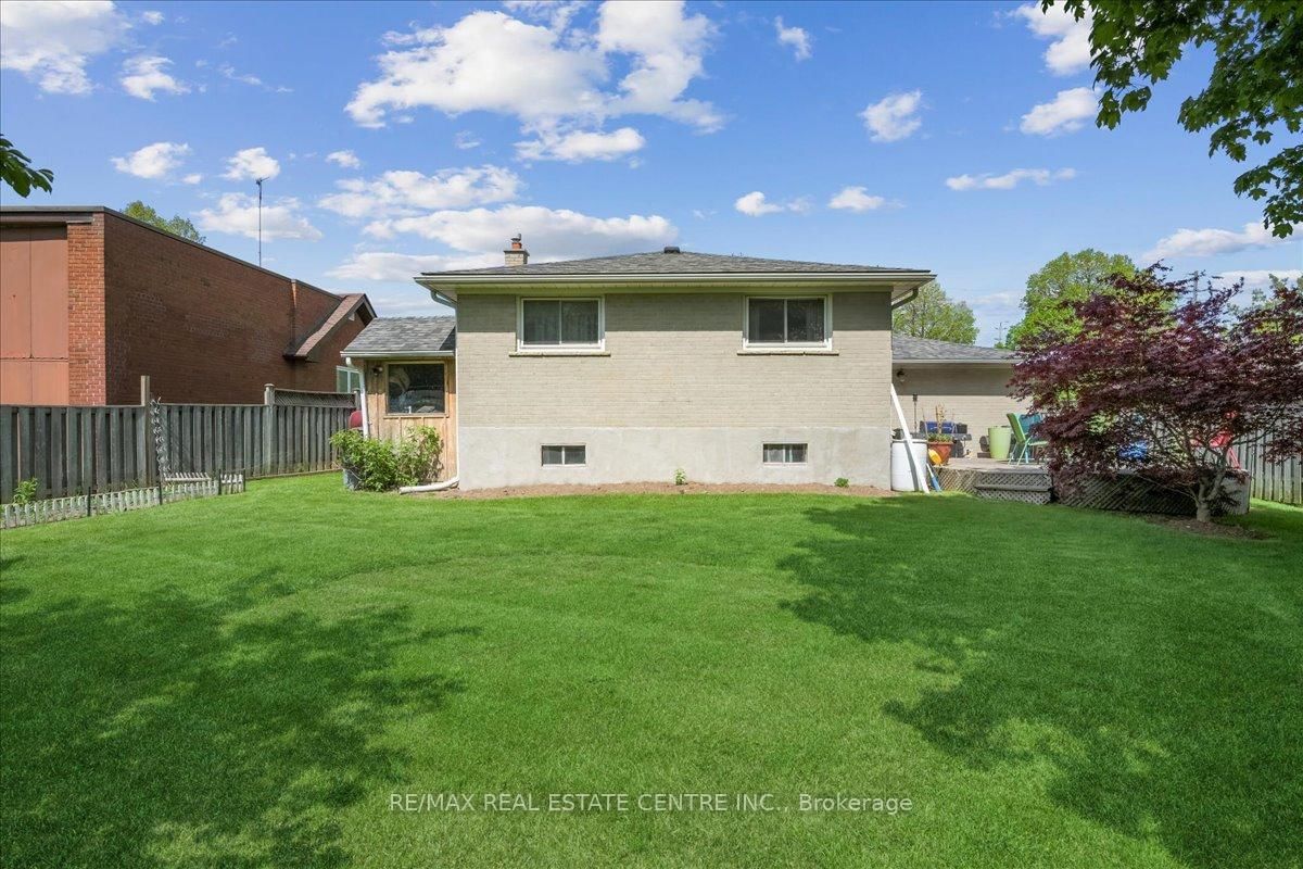 Detached House for sale at 74 Mountainview Road, Halton Hills, Ontario, L7G 4K5 - Georgetown - MLS: W12903236