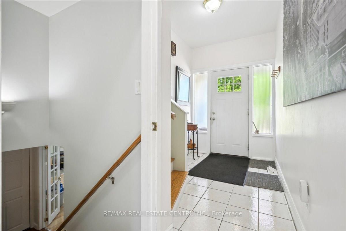 Detached House for sale at 74 Mountainview Road, Halton Hills, Ontario, L7G 4K5 - Georgetown - MLS: W12903236