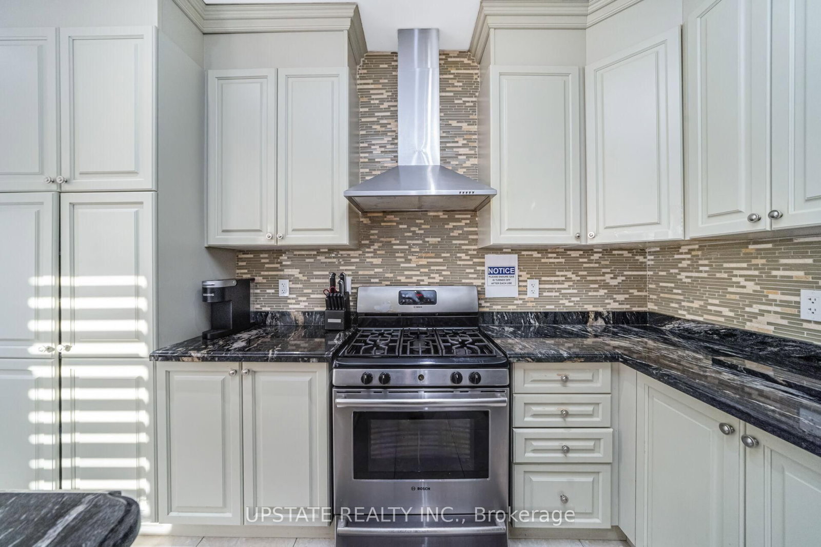 12 Haywood Drive • Brampton, ON photo 10