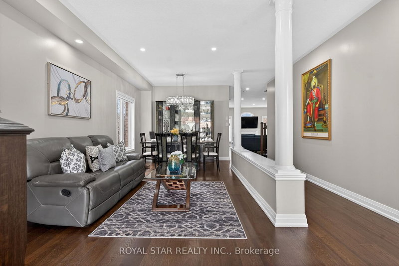 10 Solidarity Crt, Brampton, L6Y 0L5 | Image 3