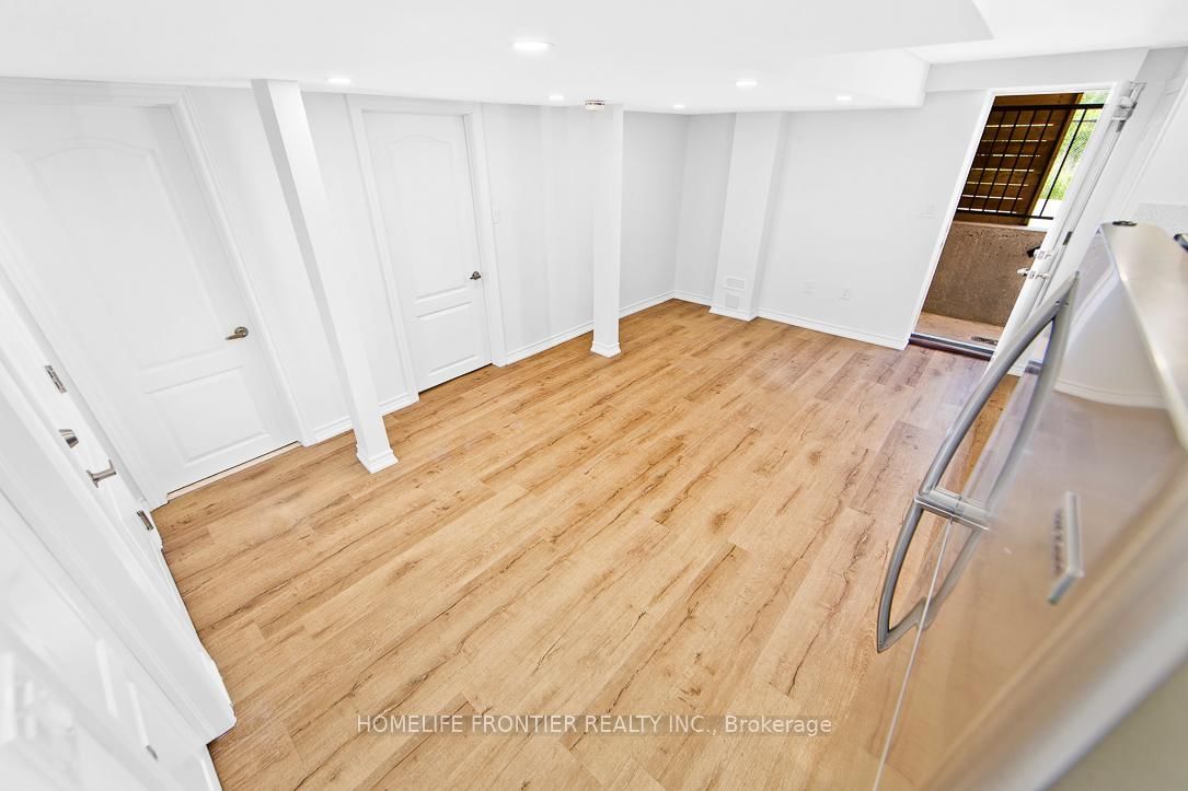 Detached House for lease at Lower-311 Hinton Terrace, Milton, Ontario, L9E 1C8 - Ford - MLS: W12903542