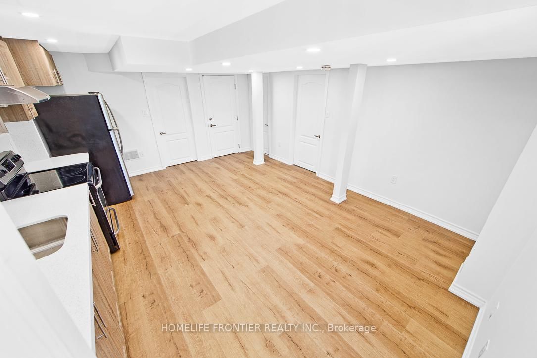 Detached House for lease at Lower-311 Hinton Terrace, Milton, Ontario, L9E 1C8 - Ford - MLS: W12903542