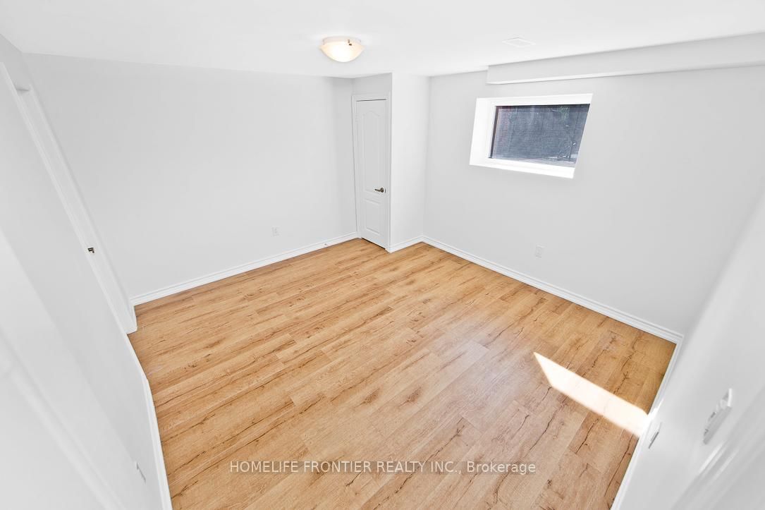 Detached House for lease at Lower-311 Hinton Terrace, Milton, Ontario, L9E 1C8 - Ford - MLS: W12903542