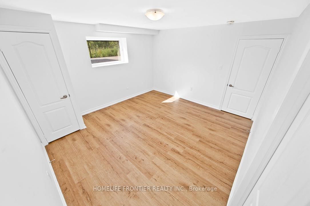 Detached House for lease at Lower-311 Hinton Terrace, Milton, Ontario, L9E 1C8 - Ford - MLS: W12903542