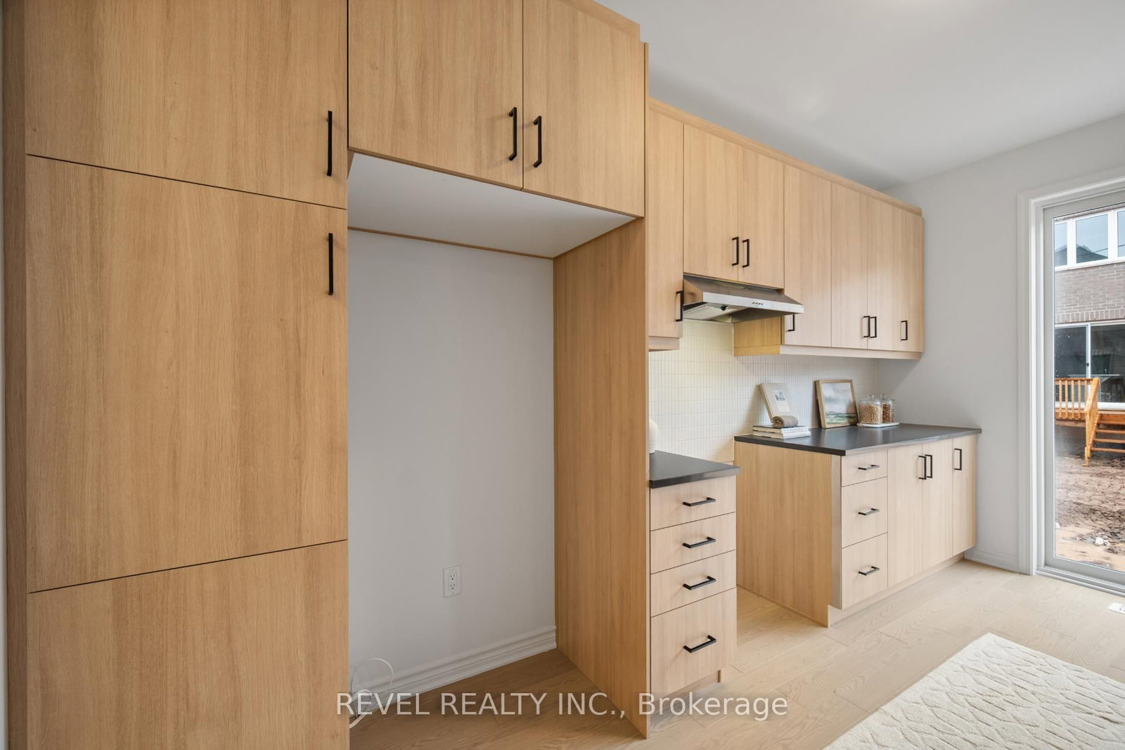 Detached House for sale at 1387 Hearns Place, Milton, Ontario, L9E 2J8 - Bowes - MLS: W12903550