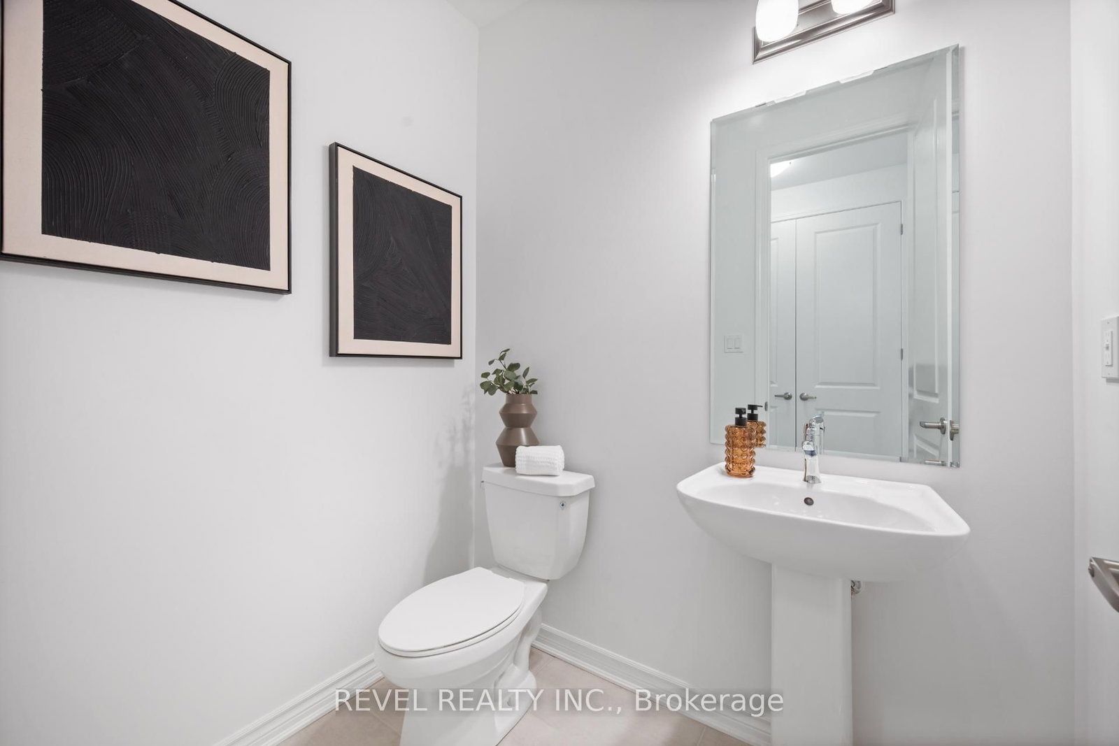 Detached House for sale at 1387 Hearns Place, Milton, Ontario, L9E 2J8 - Bowes - MLS: W12903550