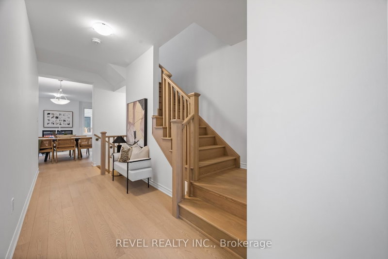 1387 Hearns Pl, Milton, L9E 2J8 | Image 2