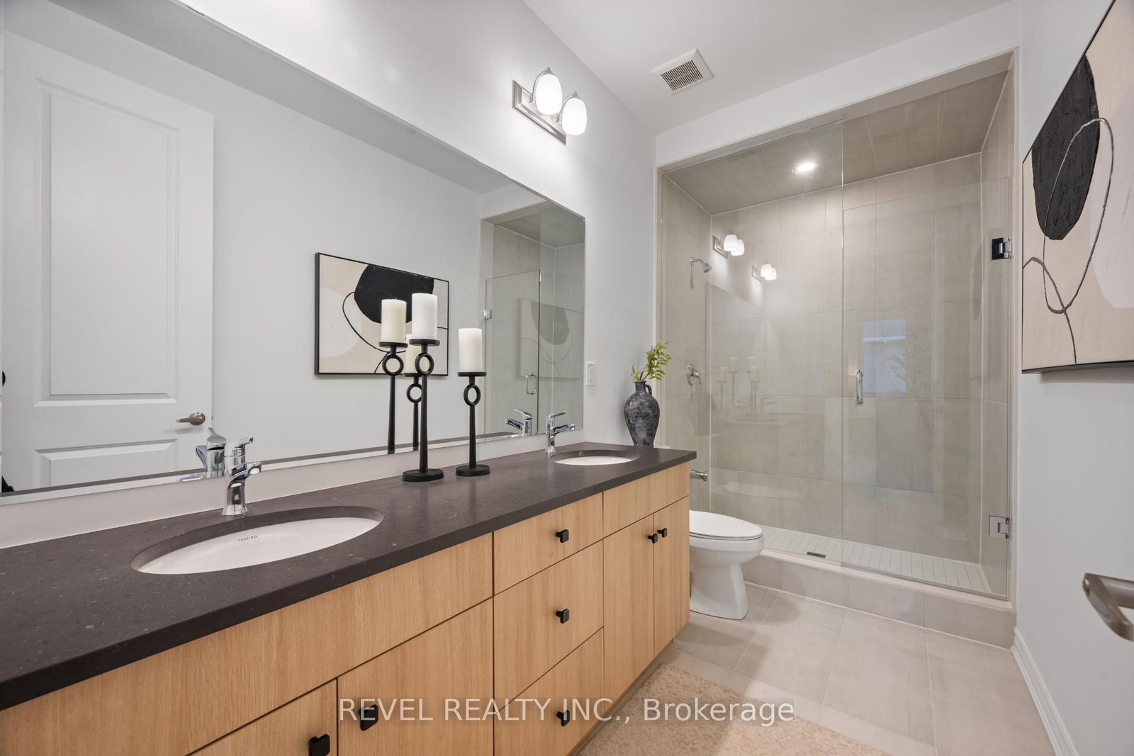 Detached House for sale at 1387 Hearns Place, Milton, Ontario, L9E 2J8 - Bowes - MLS: W12903550