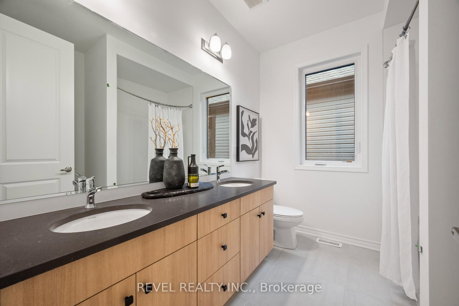 Detached House for sale at 1387 Hearns Place, Milton, Ontario, L9E 2J8 - Bowes - MLS: W12903550