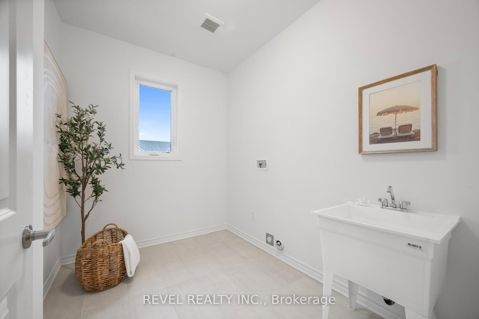 Detached House for sale at 1387 Hearns Place, Milton, Ontario, L9E 2J8 - Bowes - MLS: W12903550