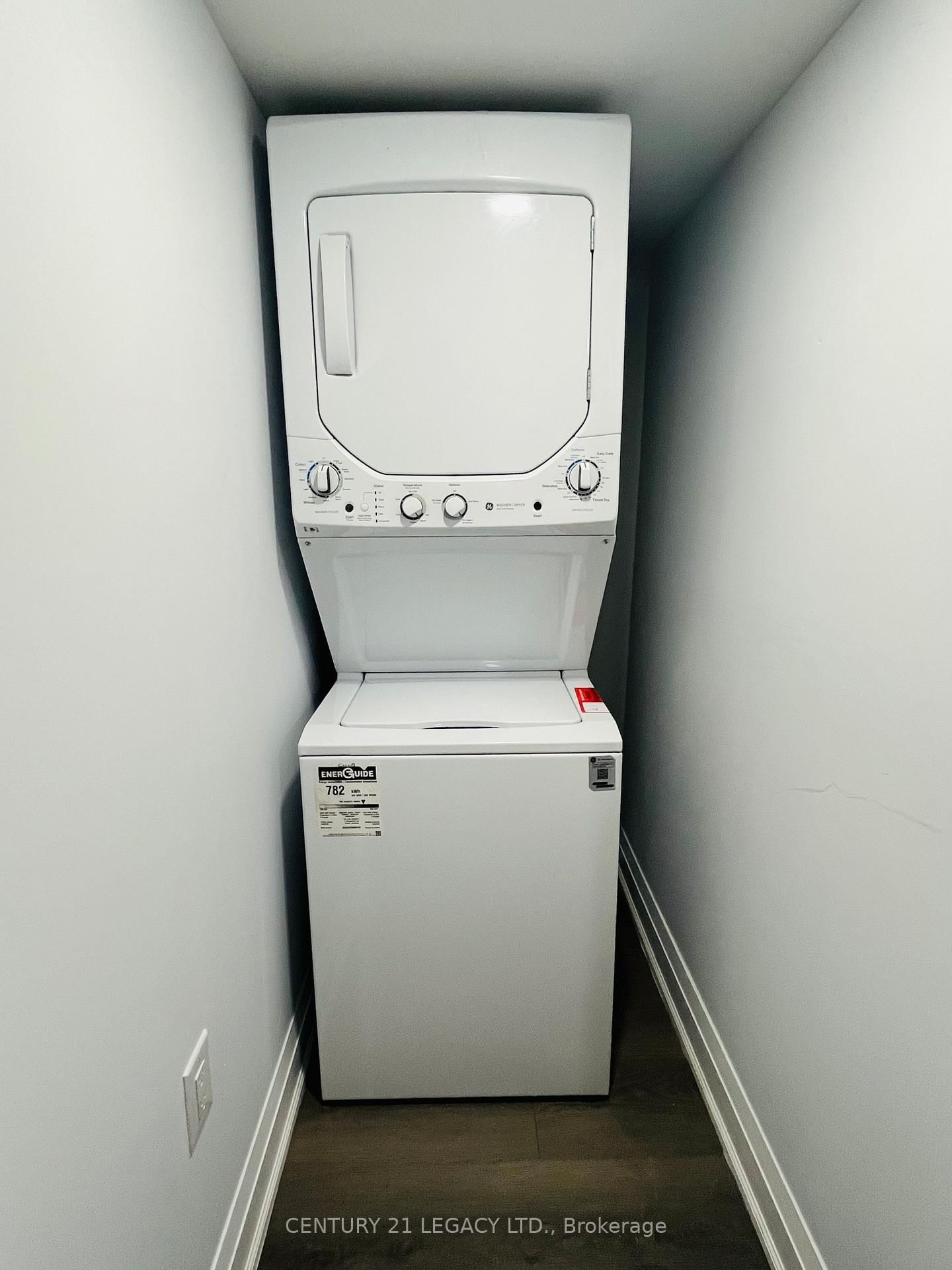 Detached House for sale at 26 Epsom Downs Drive, Brampton, Ontario, L6T 1Y8 - Southgate - MLS: W12903622