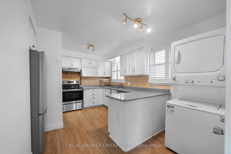 MAIN - 2518 Harman Crt, Mississauga, L5J 1T8 | Image 2