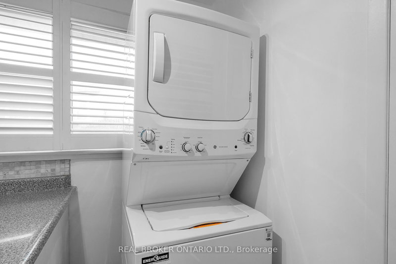 MAIN - 2518 Harman Crt, Mississauga, L5J 1T8 | Image 3