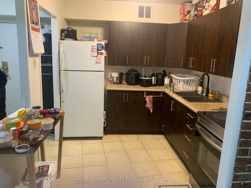 home for lease on 304-380 Dixon Road