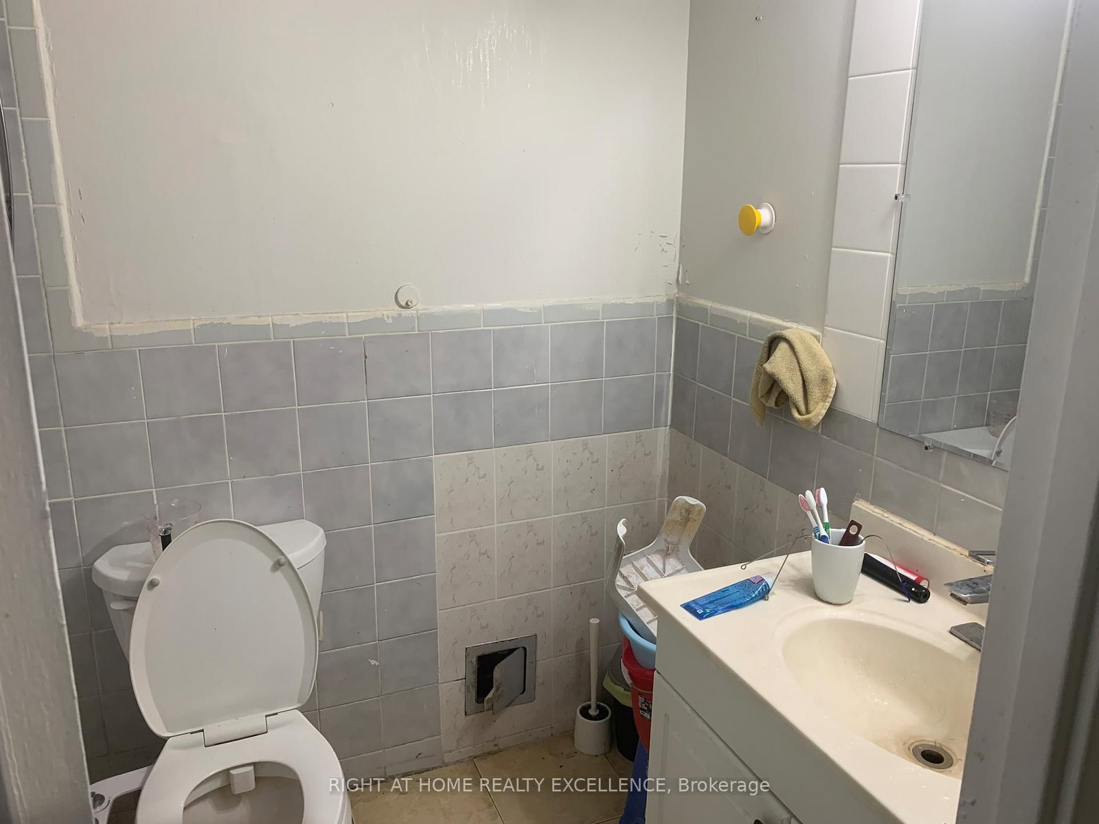 380 Dixon Road, Unit 304 - Photo 18