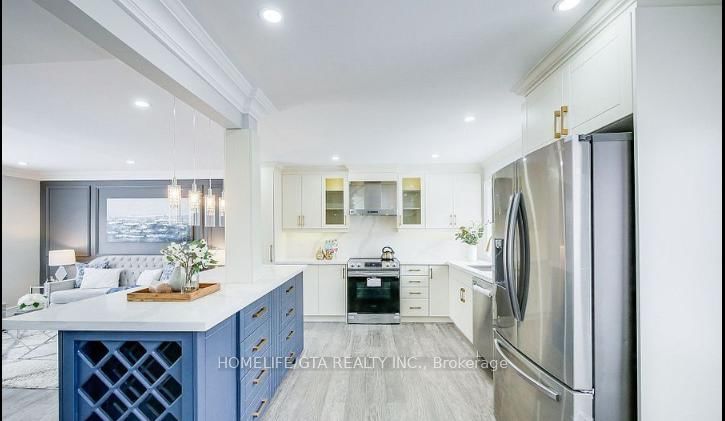 Detached House for sale at 480 Valley Drive, Oakville, Ontario, L6L 4L8 - West - MLS: W12903874