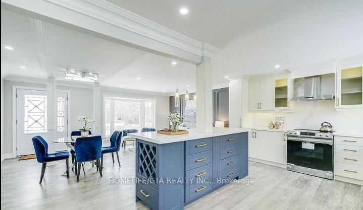 Detached House for sale at 480 Valley Drive, Oakville, Ontario, L6L 4L8 - West - MLS: W12903874