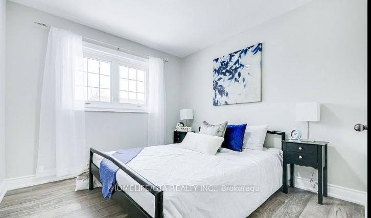 Detached House for sale at 480 Valley Drive, Oakville, Ontario, L6L 4L8 - West - MLS: W12903874