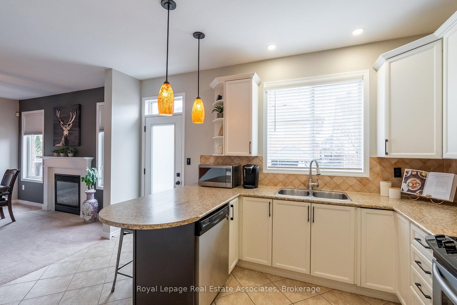 Detached House for sale at 46 Dehaviland Crescent, Brampton, Ontario, L6X 0M9 - Credit Valley - MLS: W12904024