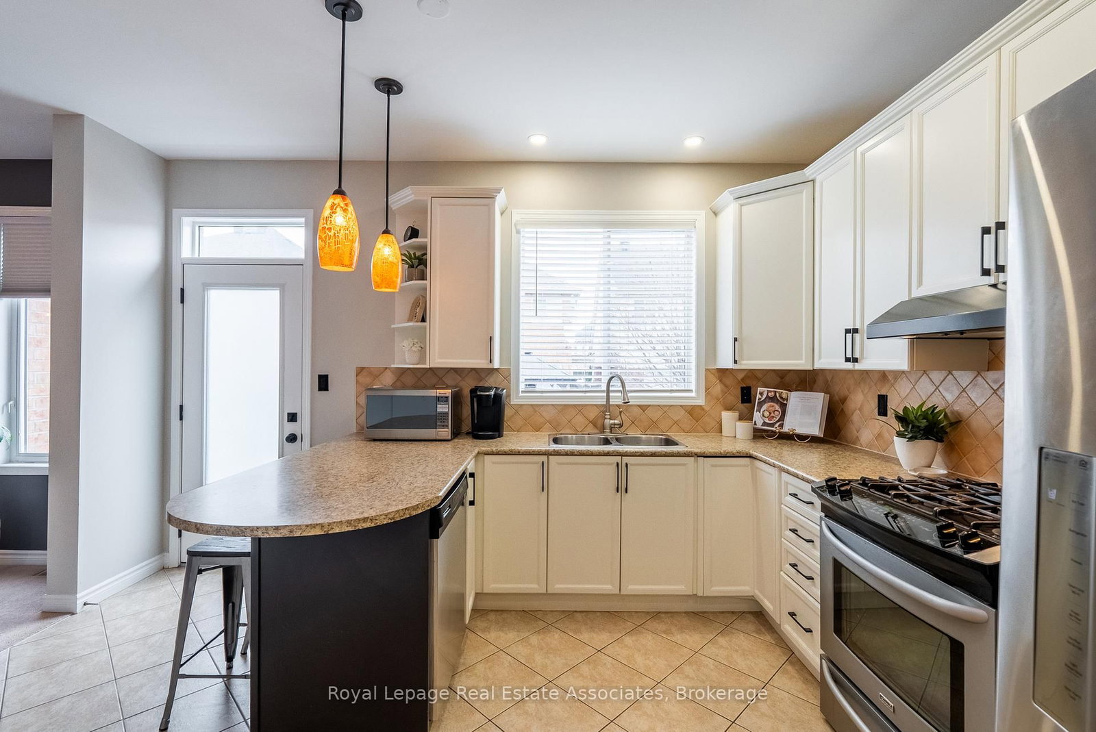 Detached House for sale at 46 Dehaviland Crescent, Brampton, Ontario, L6X 0M9 - Credit Valley - MLS: W12904024