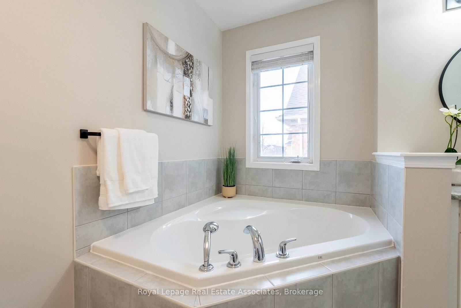 Detached House for sale at 46 Dehaviland Crescent, Brampton, Ontario, L6X 0M9 - Credit Valley - MLS: W12904024