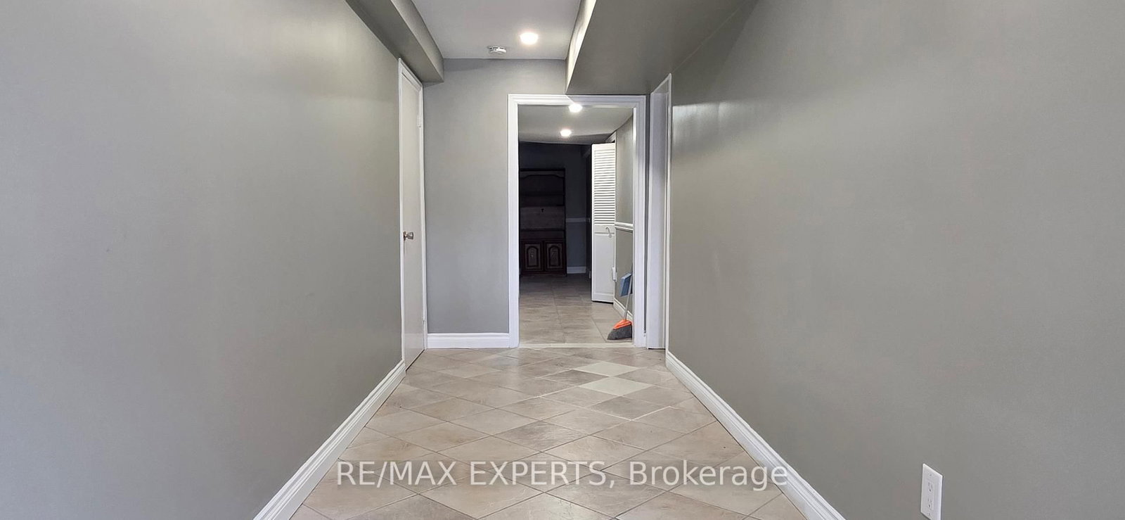 160 Ardwick Boulevard, Toronto, ON, photo 4