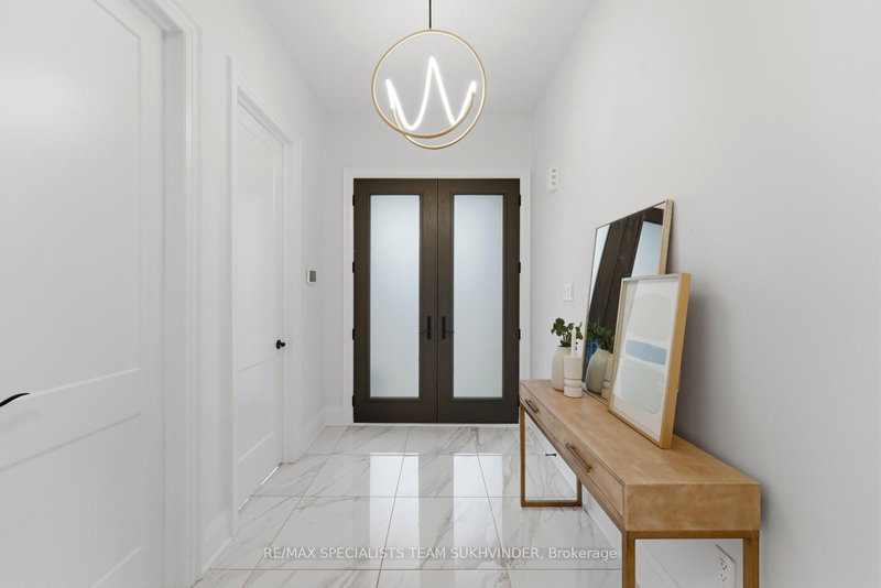 23 Duxbury Rd, Brampton, L6R 4E3 | Image 3