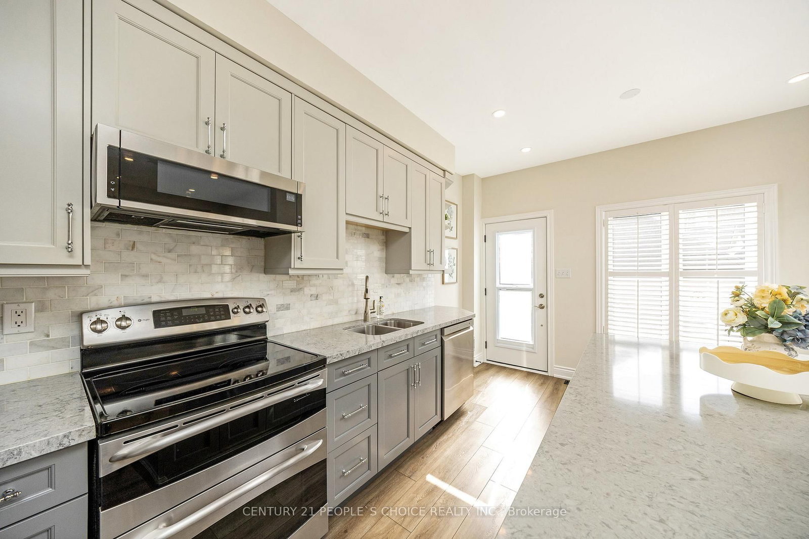 Detached House for sale at 170 Roxton Road, Oakville, Ontario, L6H 6N1 - River Oaks - MLS: W12904248