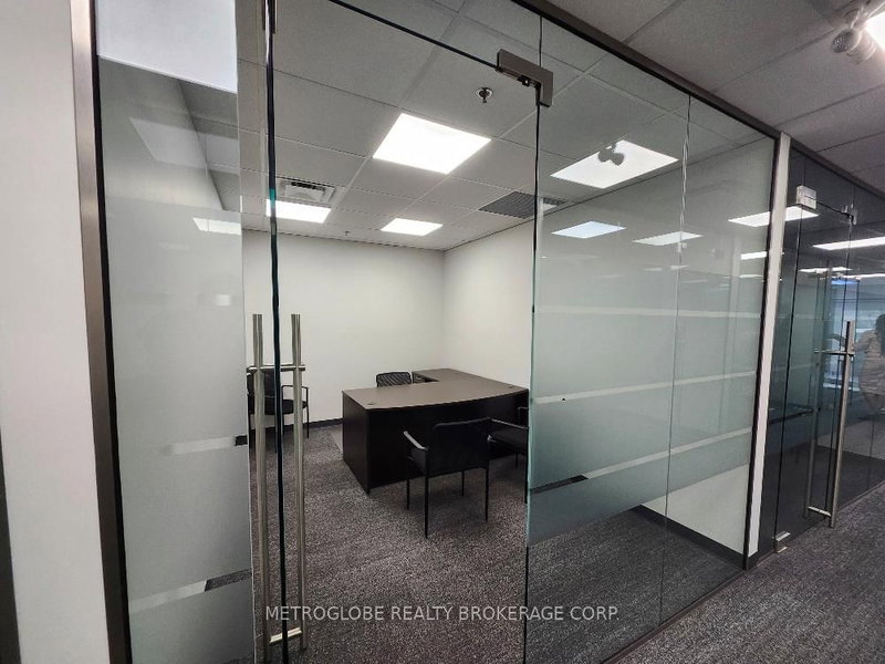 15 - 7895 Tranmere Dr, Mississauga, L5S 1V9 | Image 3